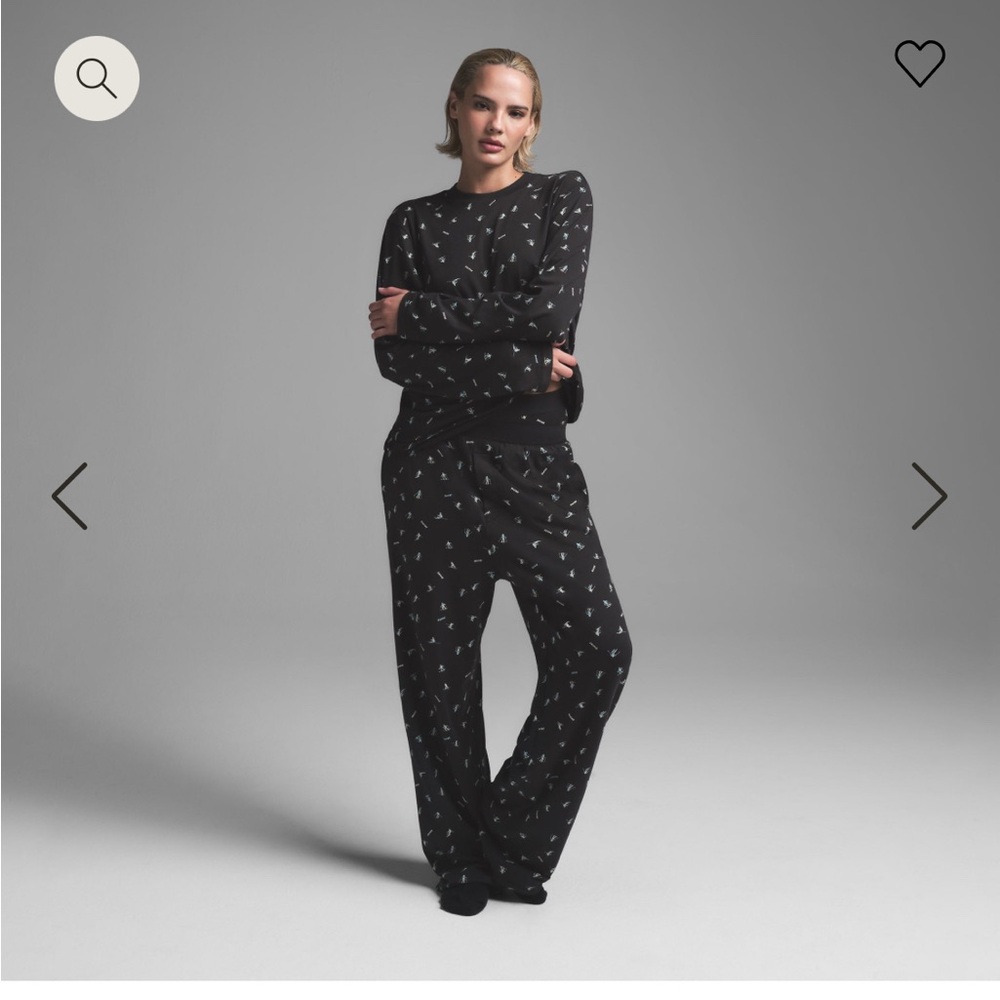 Skims boyfriend long sleeve and pant set size medium in washed onyx ski ⛷️ print